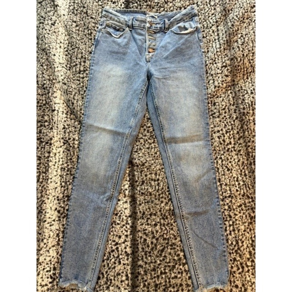 Women's Maurices Light Wash Button Fly Cut Off Skinny Jeans Size M